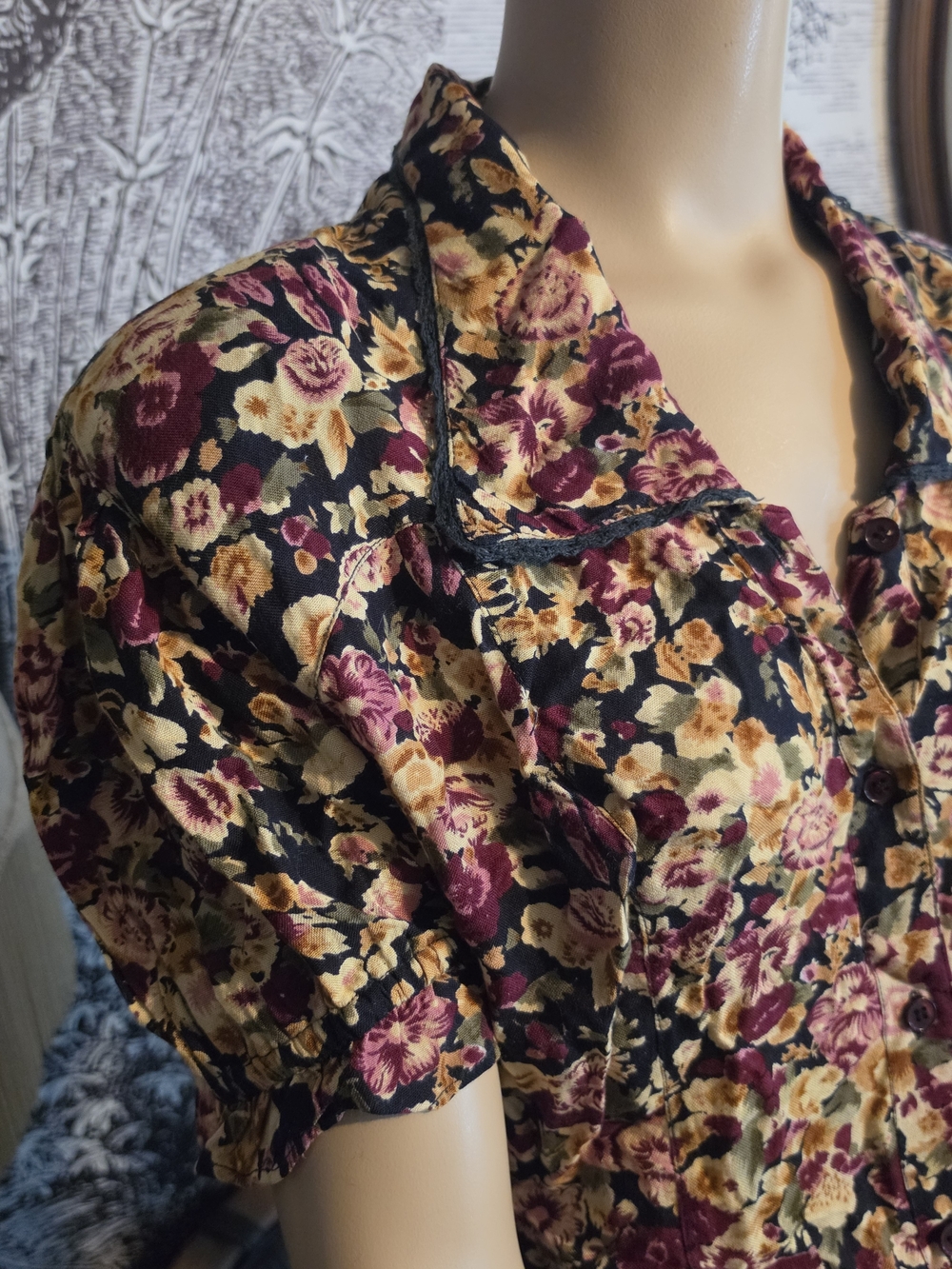 Vintage Tribes For Her Floral Button-Up Blouse M